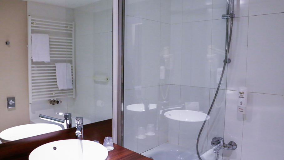 Bathroom 4, Hotel de la Couronne, Liège