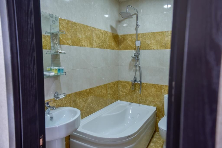 Bathroom 4, Marialuis Hotel, Tbilisi