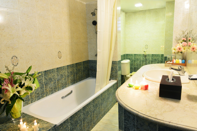 Bathroom 3, Amazon Lilly Lake View Residence, Dhaka