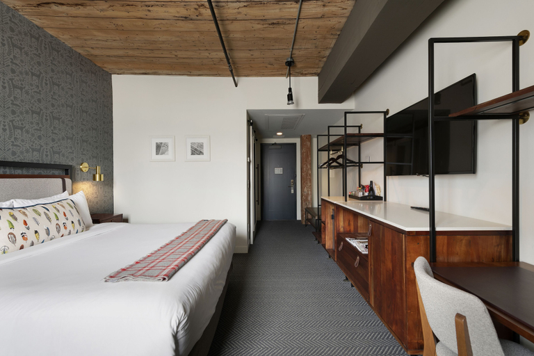 Bedroom 4, Hewing Hotel, Hennepin