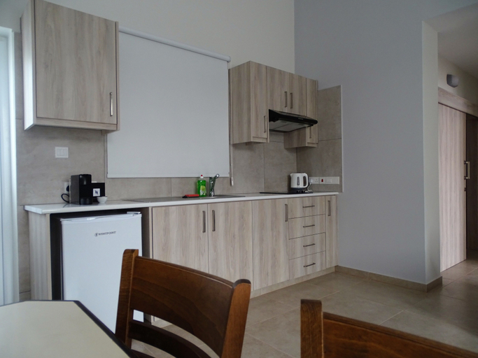 Others 5, Proteas Mare Suites