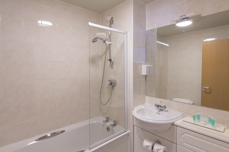 Bathroom 4, Best Western The Dartmouth Hotel Golf & Spa, Devon