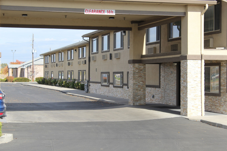 Exterior & Views 2, Red Lion Inn & Suites Ontario, Malheur
