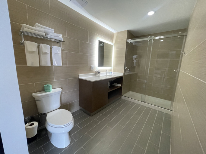 Bathroom 4, MainStay Suites Bronx - Belmont, New York