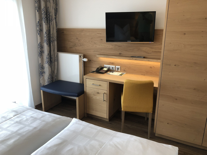 Bedroom 4, Urlaubshotel Binder, Passau