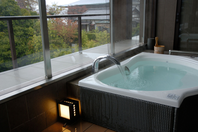 Bathroom 5, Miyajima Grand Hotel Arimoto, Hatsukaichi
