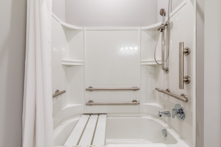 Bathroom 4, Mint House Columbus - Capitol Square, Franklin