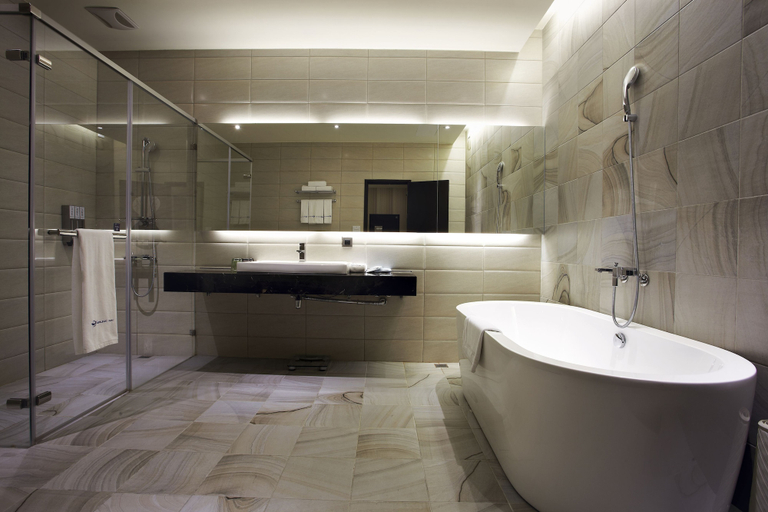 Bathroom 4, Airline lnn Green Park Way, Taichung