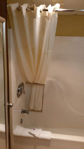 Bathroom 3, Hutchi Bell, Reno