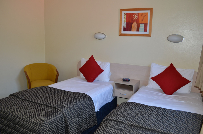 Bedroom 3, Airport Motel, Hamilton