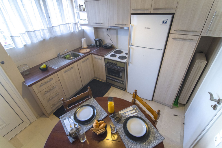 Others 5, Stunning Central Apartment, Attica
