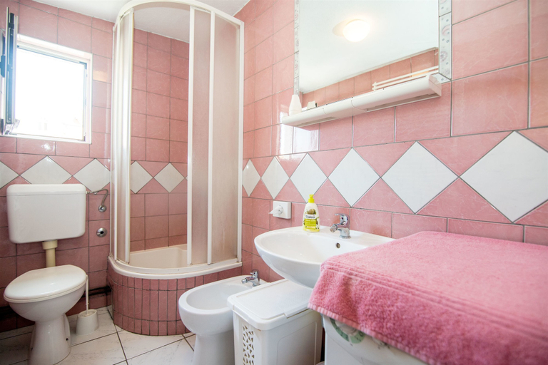 Bathroom 4, Apartment and Rooms Ruza, Trogir