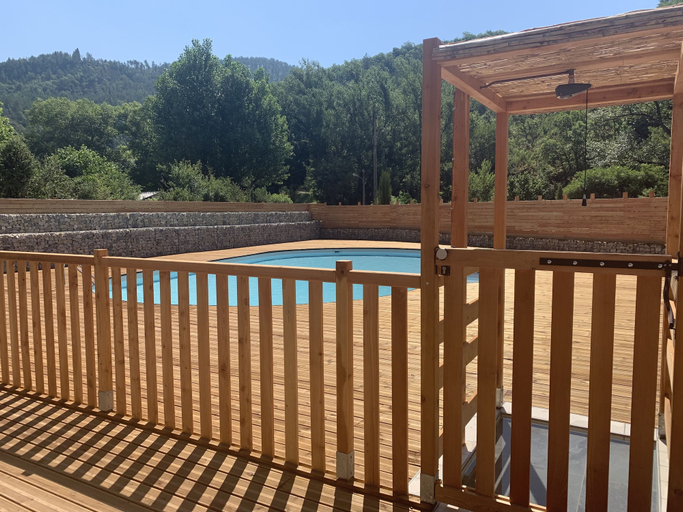 Others 3, Camping du Bourg, Alpes-de-Haute-Provence