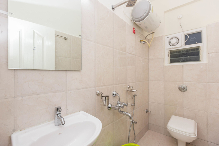 Bathroom 3, Mistyblue Serviced Apartments, Bangalore