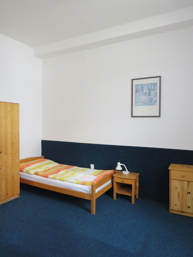 Bedroom 3, Hotel Hasa, Praha 2