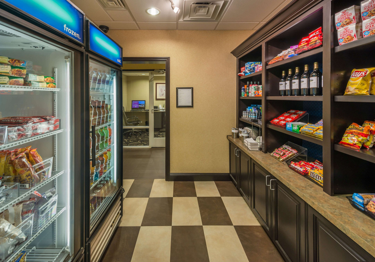Food & Drinks 5, Hampton Inn & Suites Reno, Washoe
