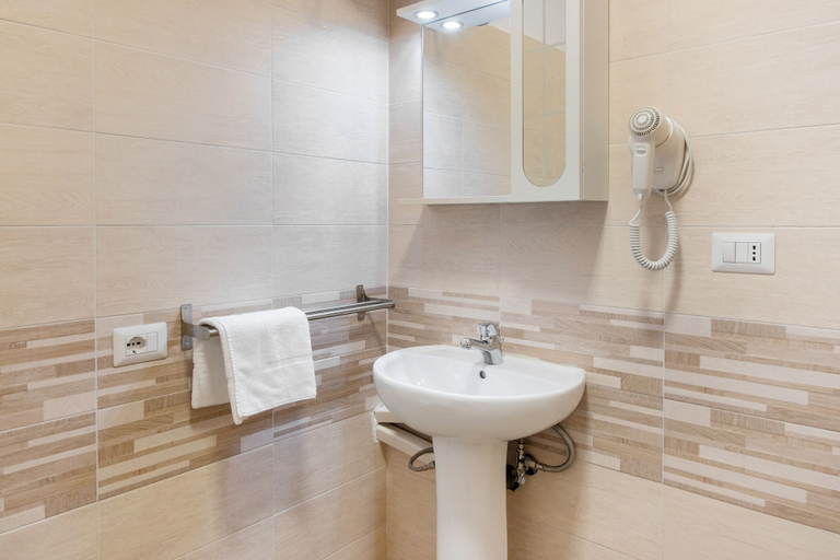 Bathroom 3, San Vincenzo Rooms Vigonza, Padua