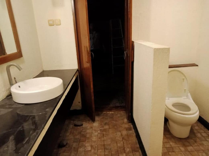 Bathroom 3, Tanjung Lesung Beach Hotel, Pandeglang