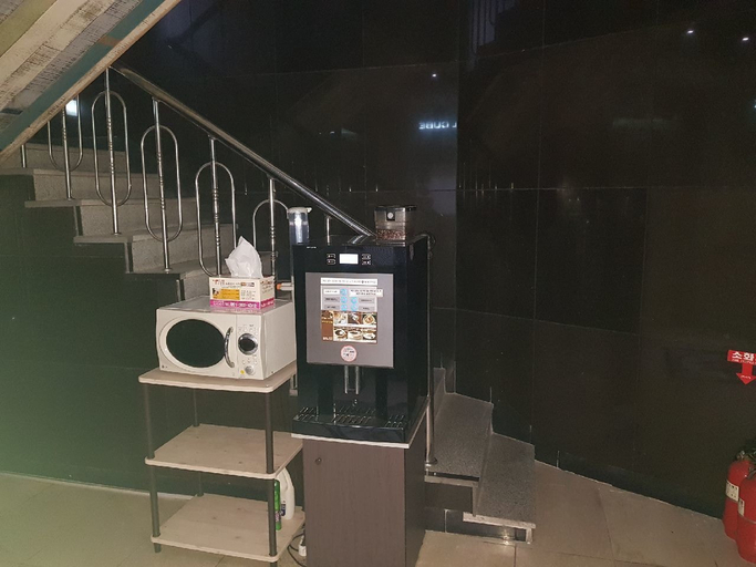 Others 5, Cube Hotel, Yeonje