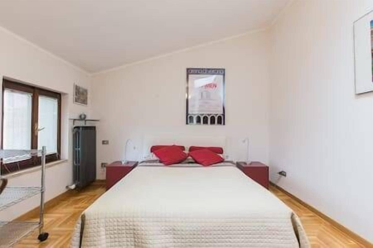 Bedroom 3, Cipriani Apartment, Verona
