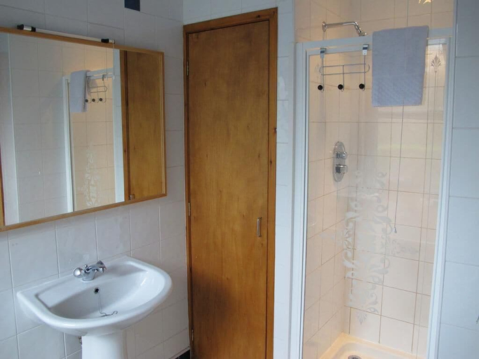 Bathroom 3, House by the Harbour - Nc500 Route, Highland