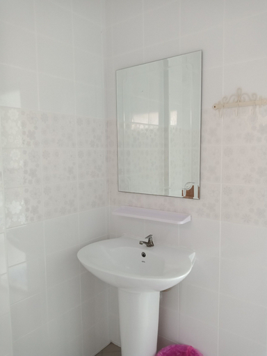 Bathroom 4, Baan Hai Bangsaray, Sattahip