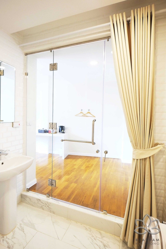Bathroom 4, Buakham Rim Khong, Chiang Saen