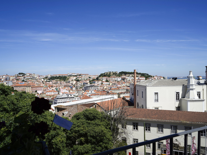 Others 4, Residentas Sao Pedro, Lisbon