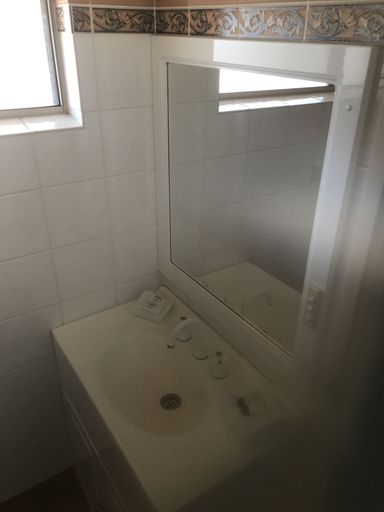 Bathroom 3, Condobolin Motor Inn, Lachlan