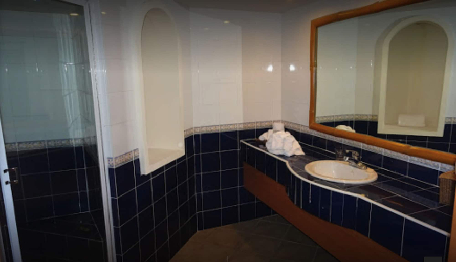 Bathroom 4, Gamboa Rainforest Reserve, Colón