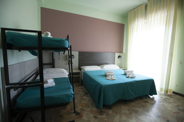 Bedroom 4, Hotel Mirage Bellaria, Rimini