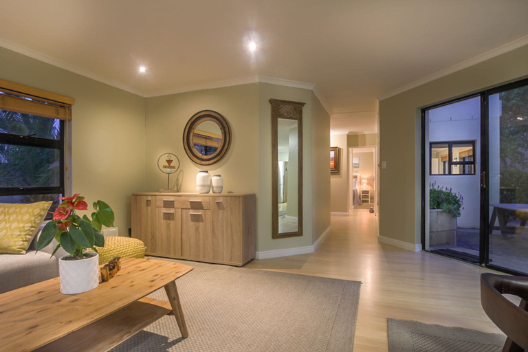 Others 5, Atlantic Bay Lodge, City of Cape Town