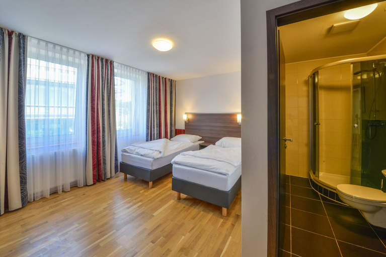 Bedroom 2, City Hotel Wetzlar, Lahn-Dill-Kreis
