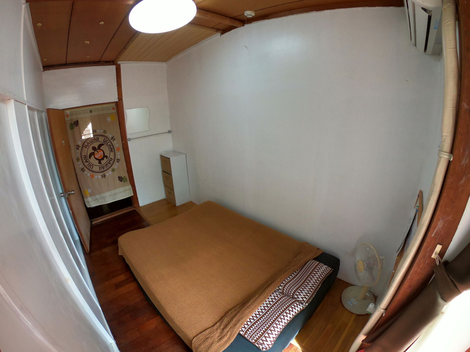 Bedroom 2, Guesthouse & Diving Seacolo, Ishigaki