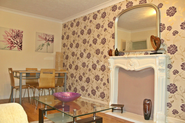 Others 5, Balcony Apartment - Spacious 2 Large Beds, Doncaster