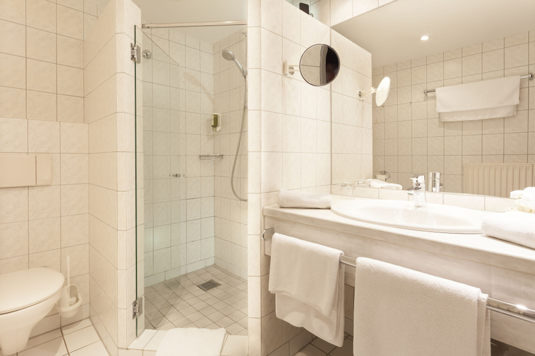 Bathroom 5, Hotel Bernstein, Vorpommern-Rügen