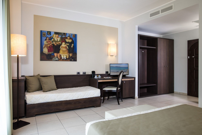 Bedroom 3, Lu' Hotel Carbonia, Carbonia-Iglesias