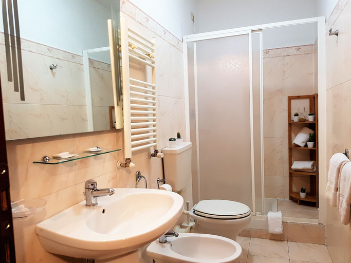 Bathroom 4, Soggiorno Madrid, Florence