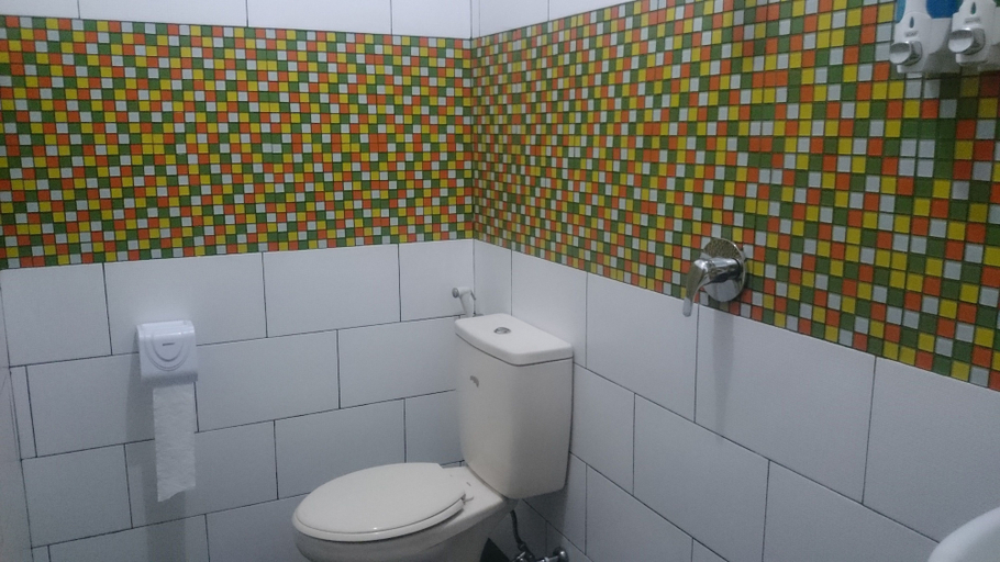 Bathroom 4, Agus Beach Inn, Badung