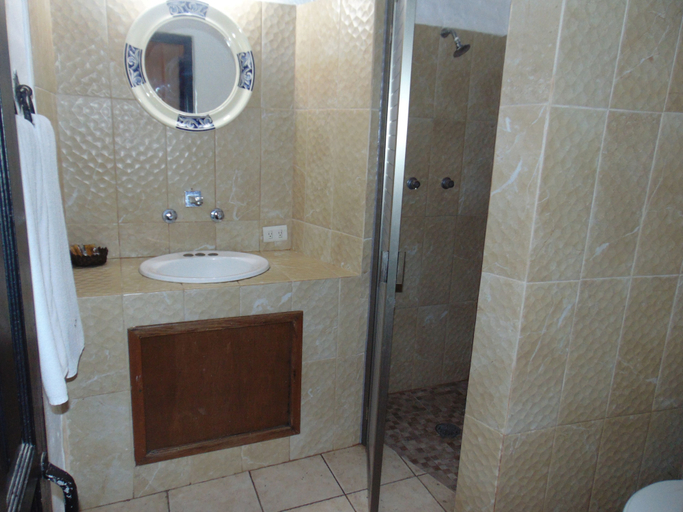 Bathroom 4, Hotel El Rancho, Navojoa