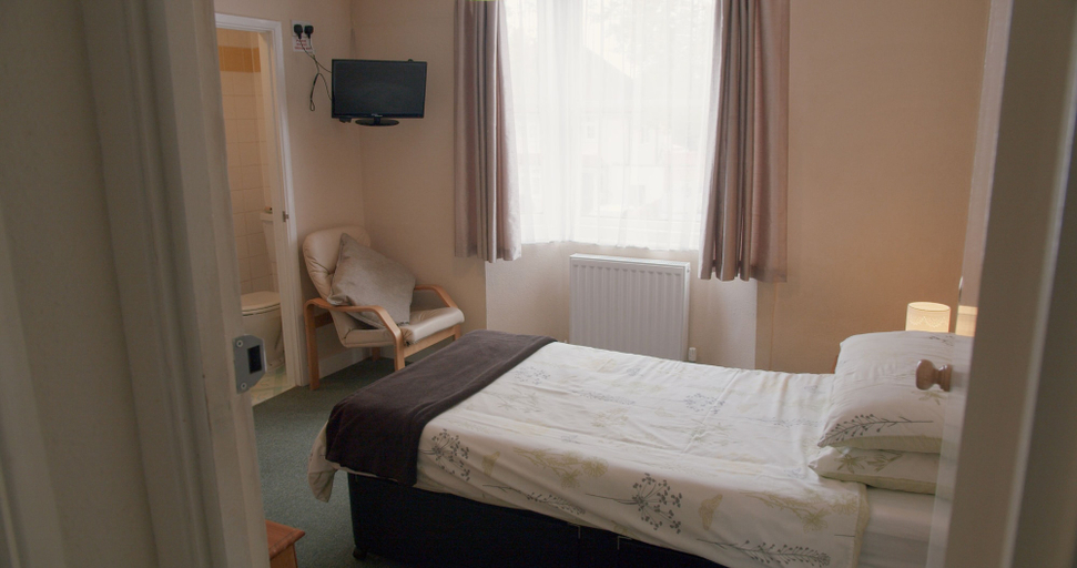 Bedroom 2, The Coach and Horses, Surrey