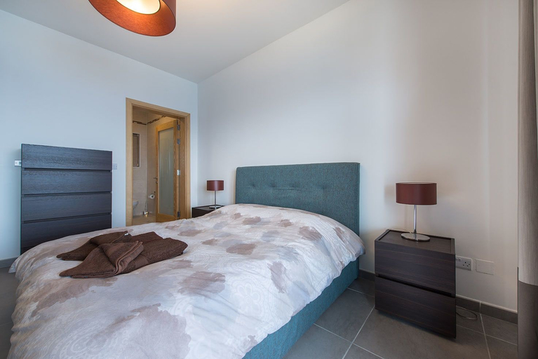 Bedroom 3, Seafront Luxury Apartment With Pool