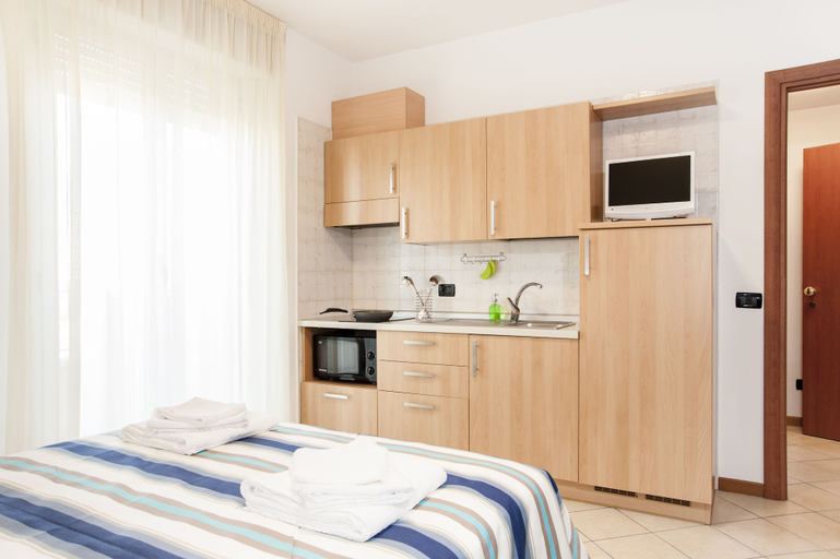 Others 4, Residence Cigno, Rimini