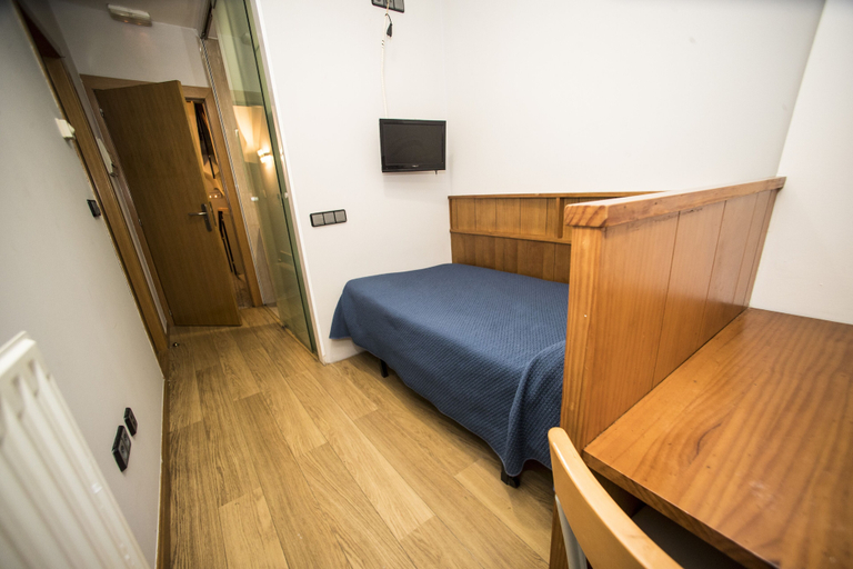 Bedroom 4, Hostal Caballeros, Soria