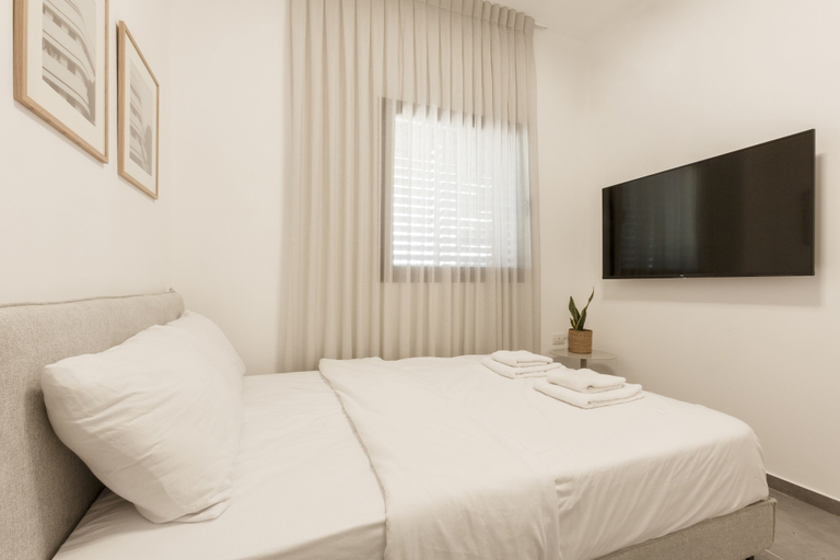 Bedroom 3, AirTLV - Menachem Begin Apartment