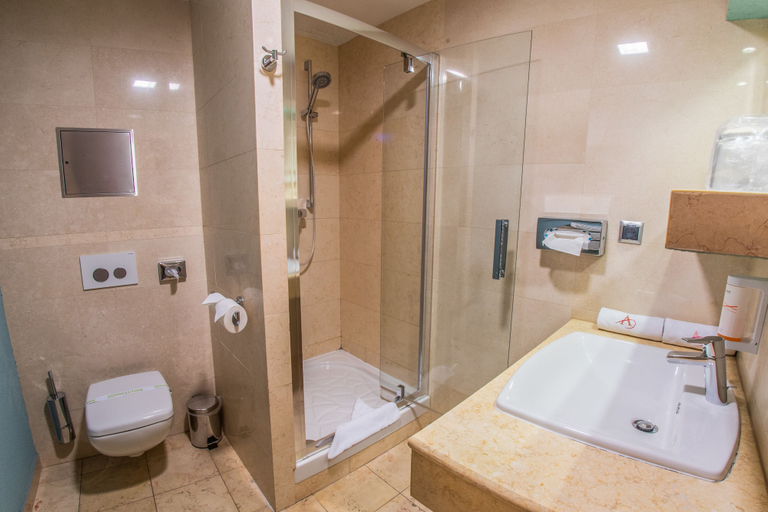 Bathroom 3, Alexandra Business Hotel, Púchov