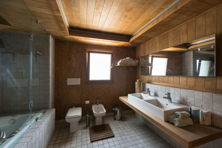 Bathroom 2, Cosmopolitan Maison, Central Macedonia
