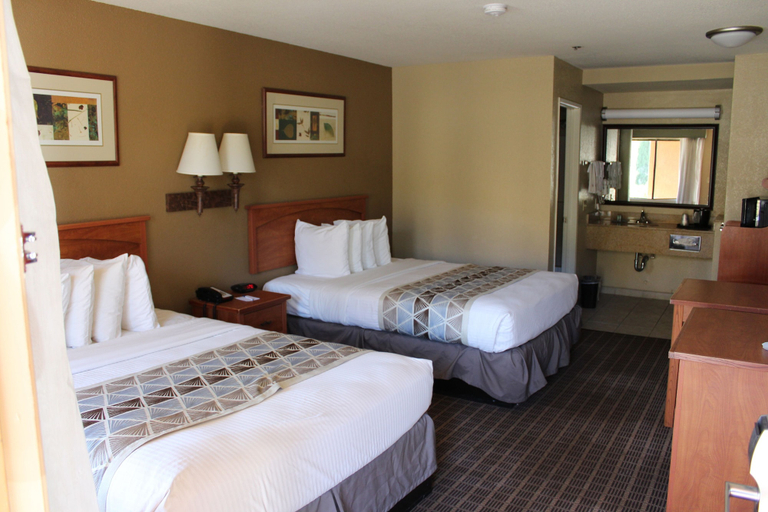 Bedroom 4, Cajon Pass Inn, San Bernardino