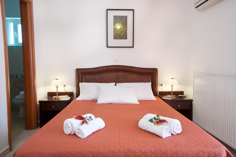 Bedroom 1, Studios Diamanto, Ionian Islands