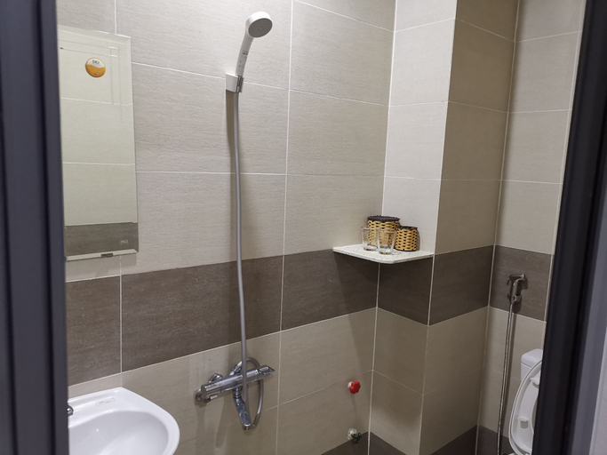 Bathroom 5, Cola's Homestay, District 3